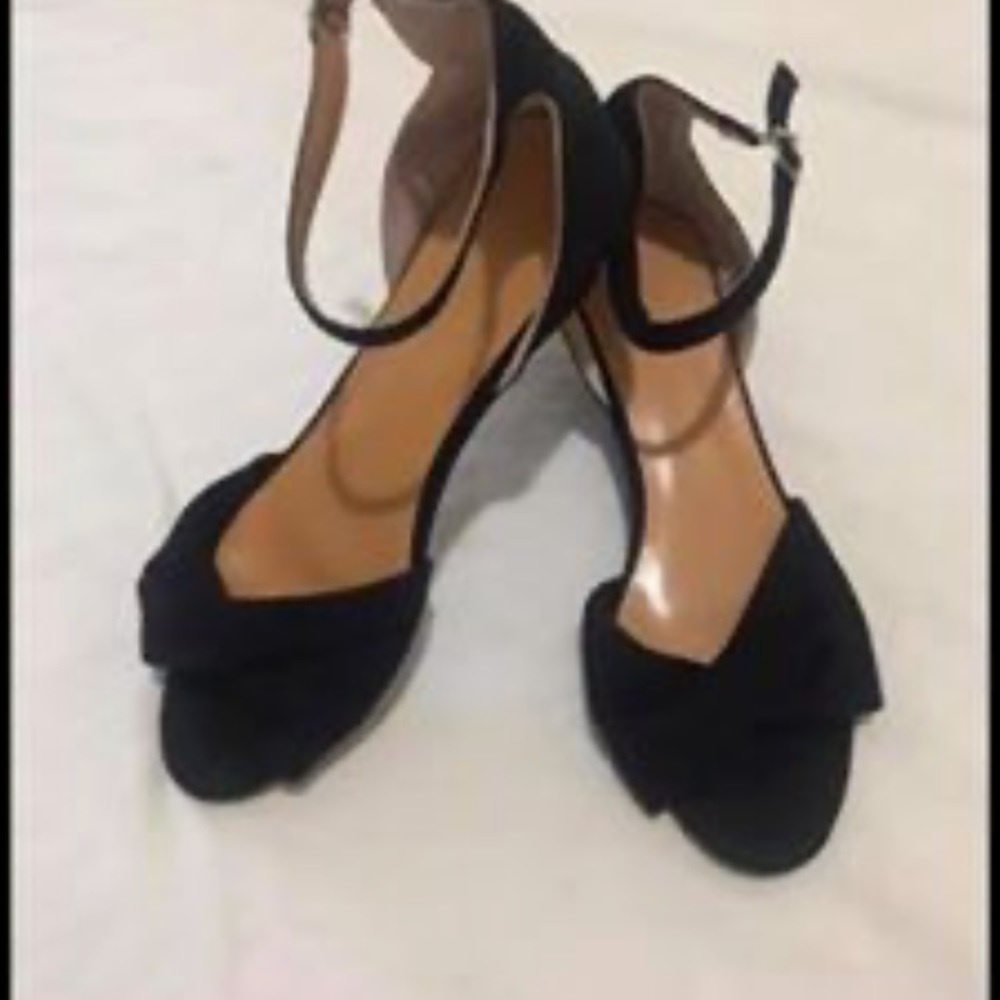 Women’s shoes size - 7.